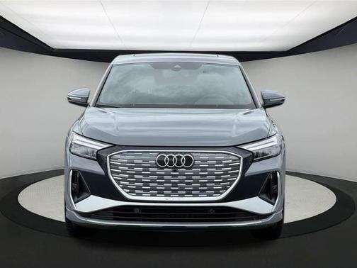 2025 Audi Q4 e-tron 55 quattro Premium