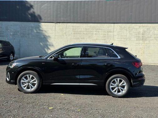 2025 Audi Q3 45 S line Premium
