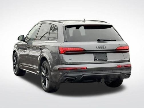 Samurai Gray Metallic 2026 Audi Q7 55 Premium Plus
