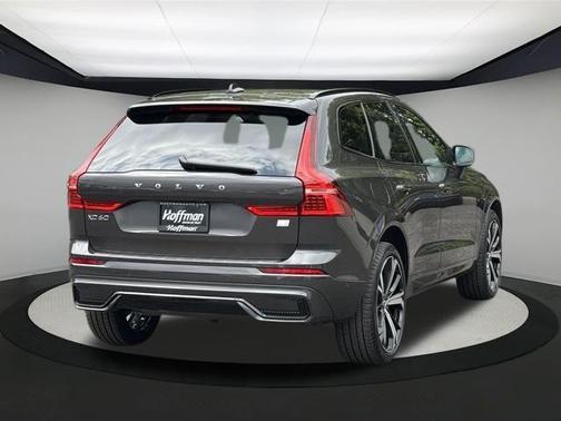 2024 Volvo XC60 Recharge Plug-In Hybrid T8 Ultimate Dark Theme