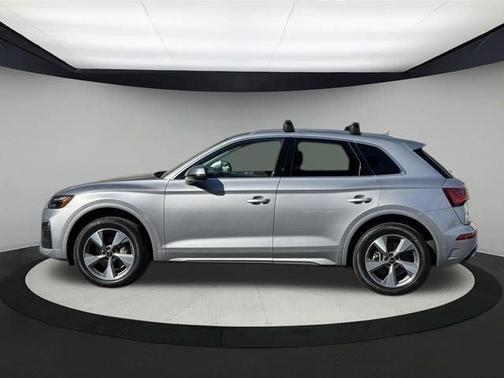 2022 Audi Q5 40 Premium Plus