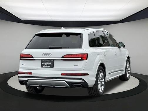 2025 Audi Q7 55 Prestige