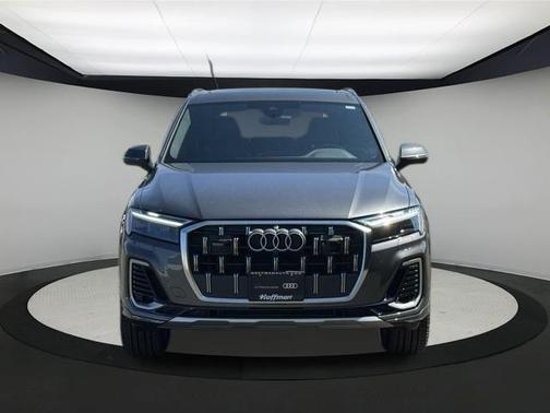 2025 Audi Q7 45 Premium