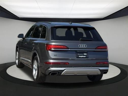 2025 Audi Q7 45 Premium
