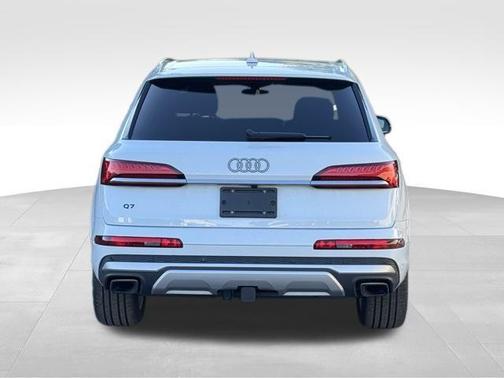 2025 Audi Q7 45 Premium