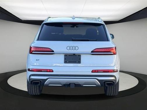 2025 Audi Q7 45 Premium