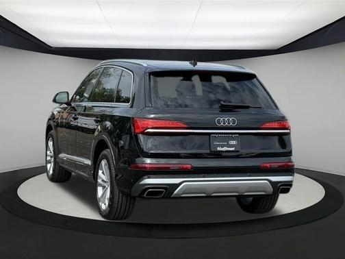 2025 Audi Q7 45 Premium