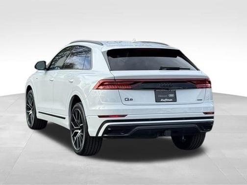 2023 Audi Q8 55 Premium Plus