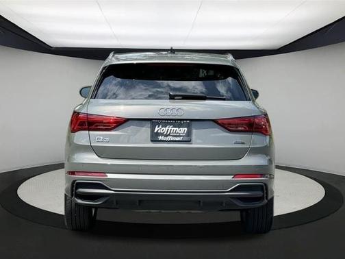 2024 Audi Q3 45 S line Premium