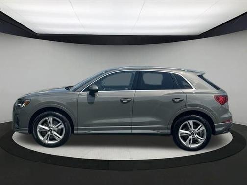 2024 Audi Q3 45 S line Premium