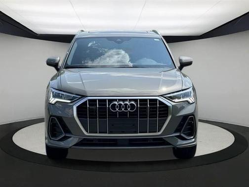 2024 Audi Q3 45 S line Premium