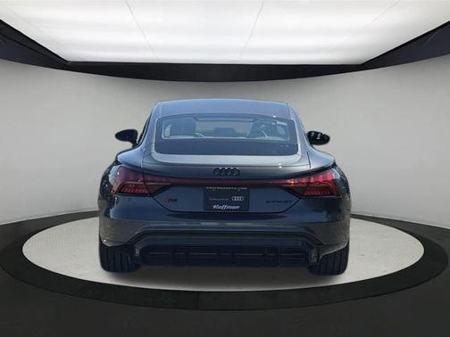 2023 Audi RS e-tron GT Base