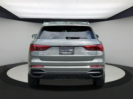 2024 Audi Q3 45 S line Premium