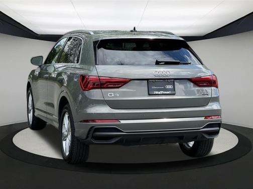 2024 Audi Q3 45 S line Premium