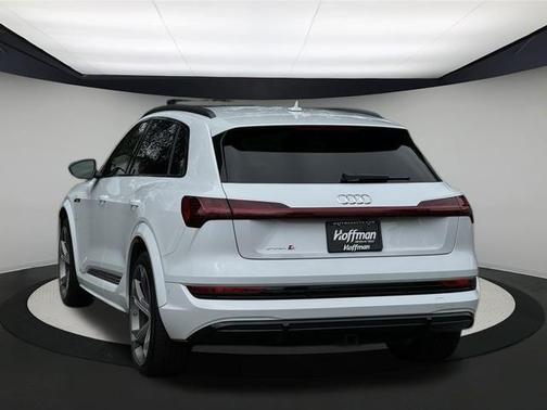 2023 Audi e-tron S Prestige