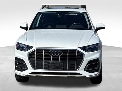 Glacier White Metallic 2023 Audi Q5 40 Premium