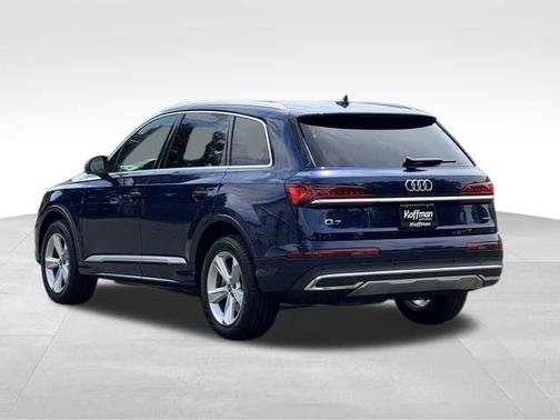 Navarra Blue Metallic 2023 Audi Q7 55 Premium