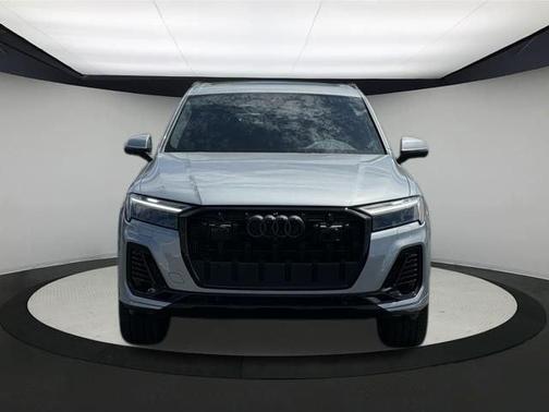 2025 Audi Q7 45 Premium Plus