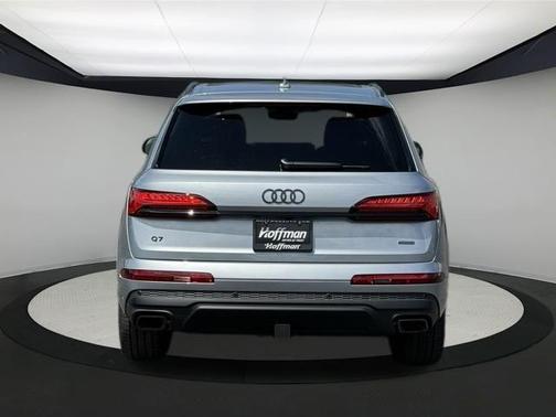 2025 Audi Q7 45 Premium Plus