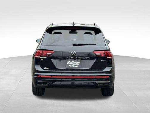 2024 Volkswagen Tiguan 2.0T SE R-Line Black