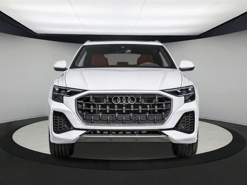 2025 Audi Q8 55 Premium