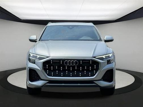 2025 Audi Q8 55 Premium