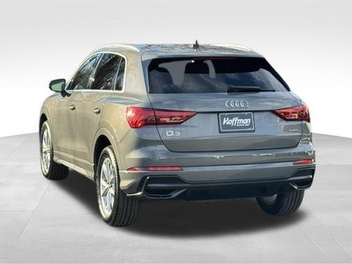 2022 Audi Q3 45 S line Premium