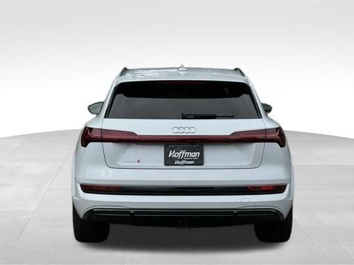 2023 Audi e-tron S Prestige