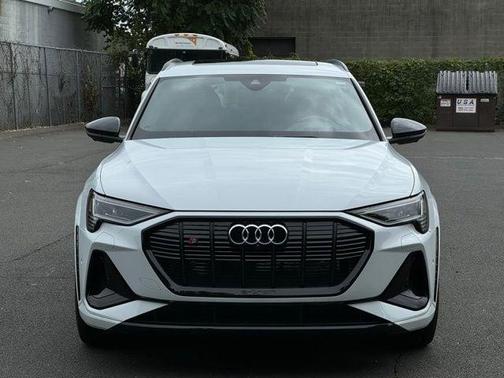 2023 Audi e-tron S Prestige
