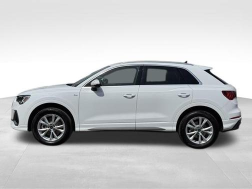 2025 Audi Q3 45 S line Premium