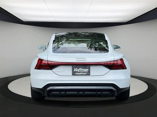 2023 Audi e-tron GT Premium Plus
