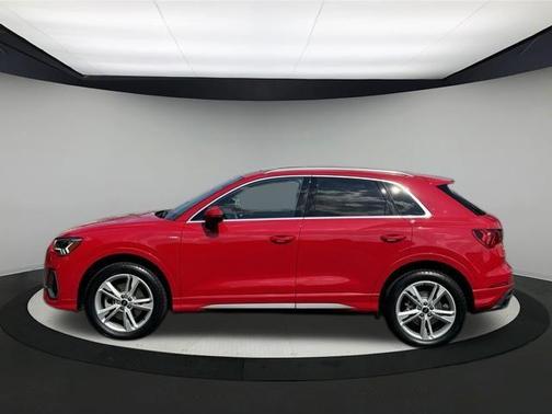 2023 Audi Q3 45 S line Premium