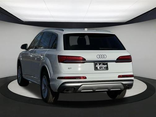 2025 Audi Q7 55 Premium