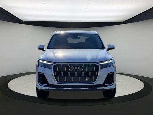 2025 Audi Q7 55 Premium