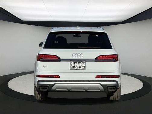 2025 Audi Q7 55 Premium
