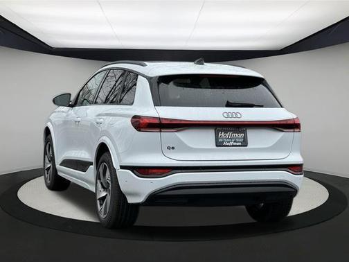 2025 Audi Q6 e-tron Premium