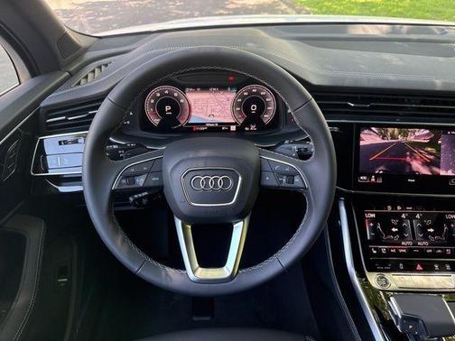 2025 Audi Q7 55 Premium Plus