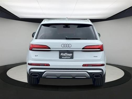 2025 Audi Q7 55 Premium Plus
