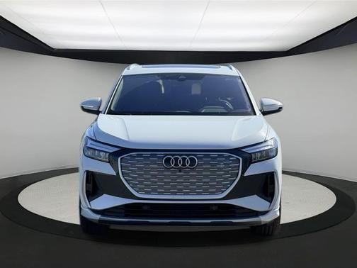 2025 Audi Q4 e-tron 55 quattro Premium