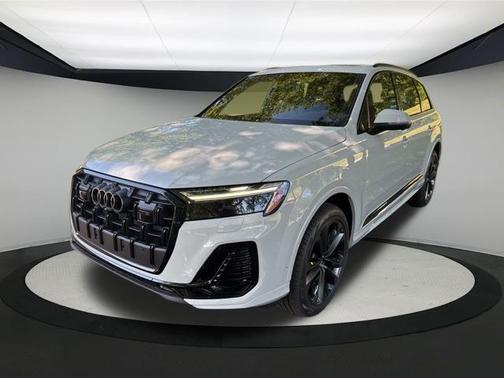 2025 Audi Q7 55 Premium Plus
