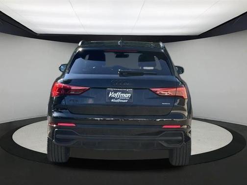 2024 Audi Q3 45 S line Premium
