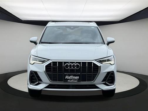2024 Audi Q3 45 S line Premium