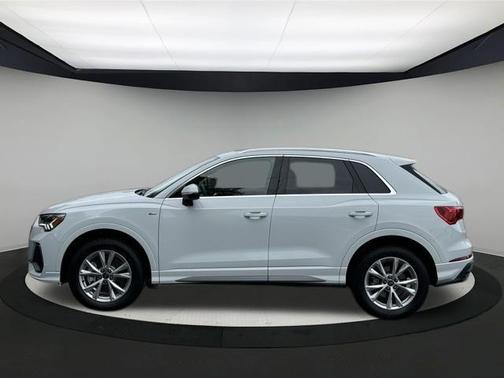 2024 Audi Q3 45 S line Premium