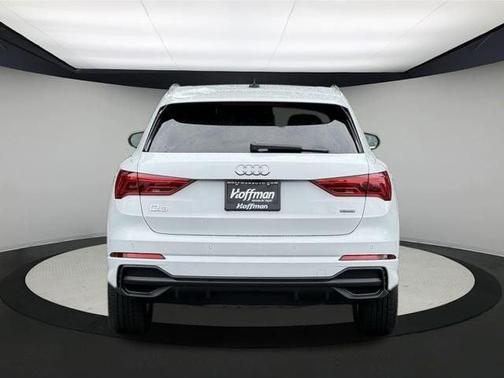2024 Audi Q3 45 S line Premium