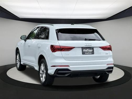 2024 Audi Q3 45 S line Premium