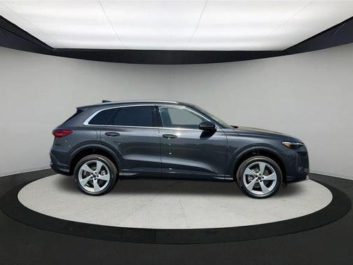 2025 Audi Q5 2.0T quattro Premium