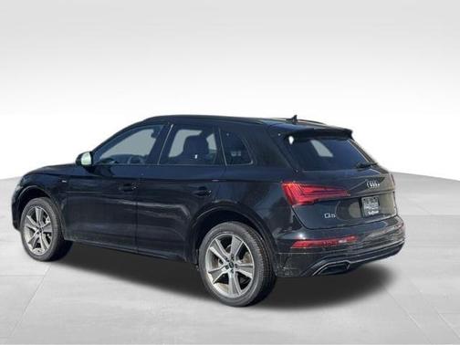 2025 Audi Q5 45 S line quattro Premium