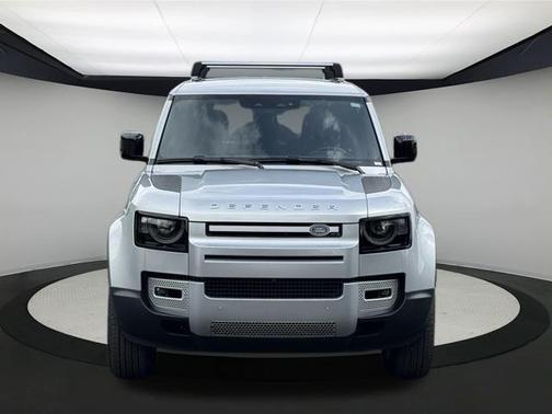 2023 Land Rover Defender 110 SE