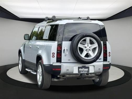 2023 Land Rover Defender 110 SE
