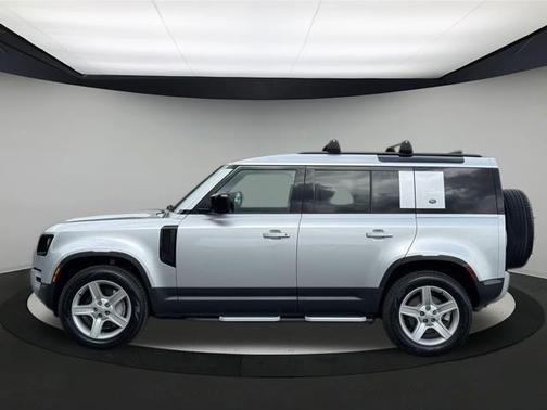 2023 Land Rover Defender 110 SE